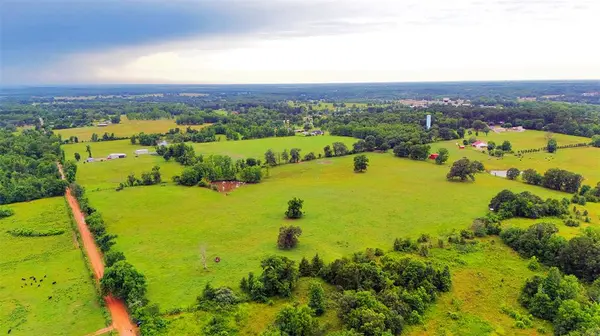 4 N Denison RD, Idabel, OK 74745