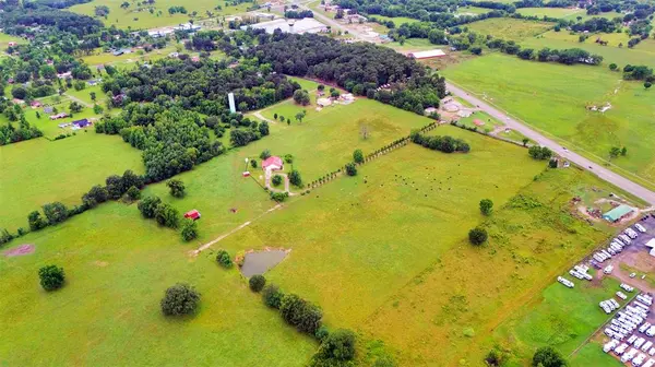 4 N Denison RD, Idabel, OK 74745