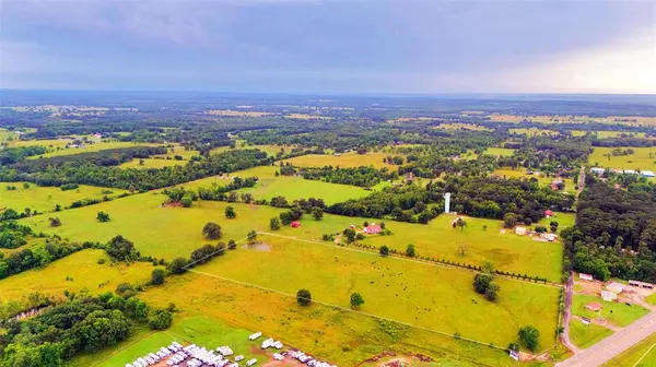 4 N Denison RD, Idabel, OK 74745