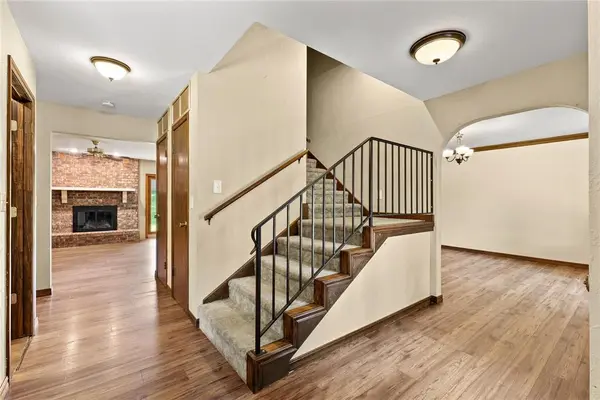 2442 Edgewood DR, Enid, OK 73703