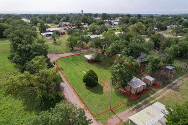 1113 N 7th ST, Sayre, OK 73662