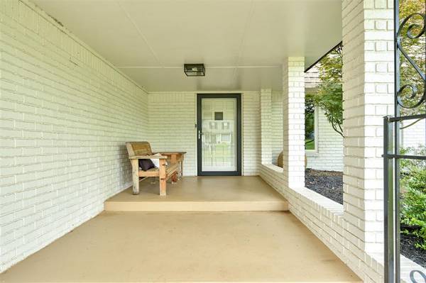 1716 W David DR, Mustang, OK 73064