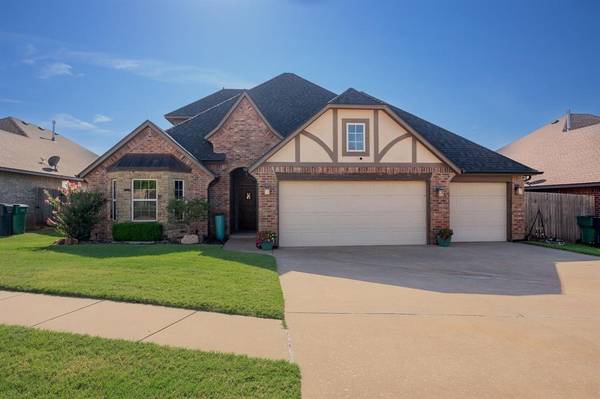 18121 Haslemere LN, Edmond, OK 73012