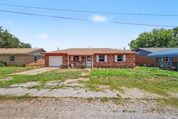404 N Hardin AVE, Mangum, OK 73554