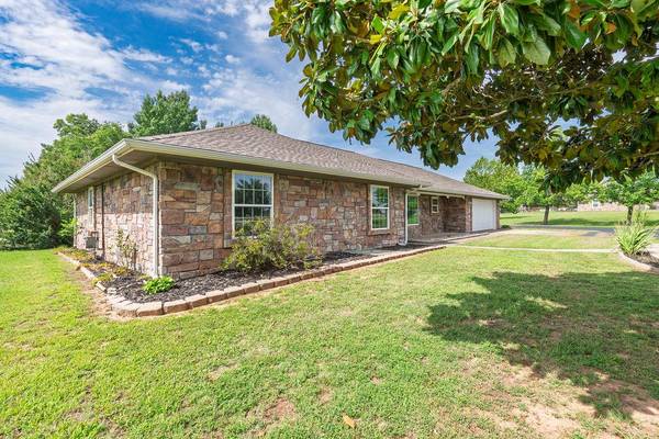 37709 Garretts Lake RD, Shawnee, OK 74804