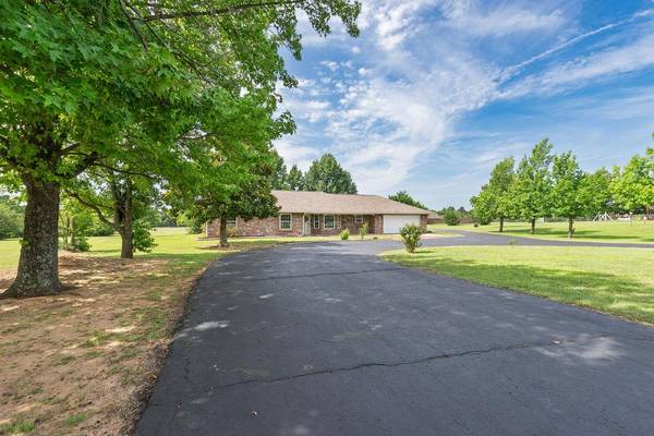 37709 Garretts Lake RD, Shawnee, OK 74804