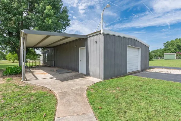 37709 Garretts Lake RD, Shawnee, OK 74804