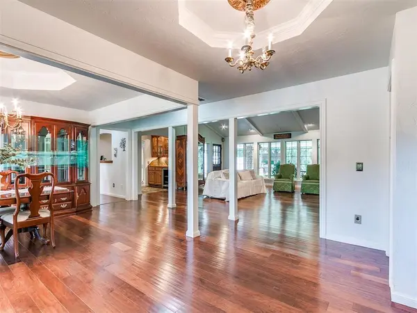 1108 Oak Tree DR, Edmond, OK 73025
