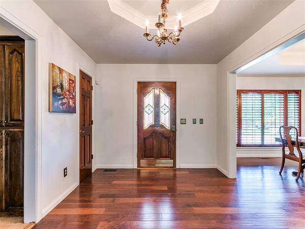 1108 Oak Tree DR, Edmond, OK 73025