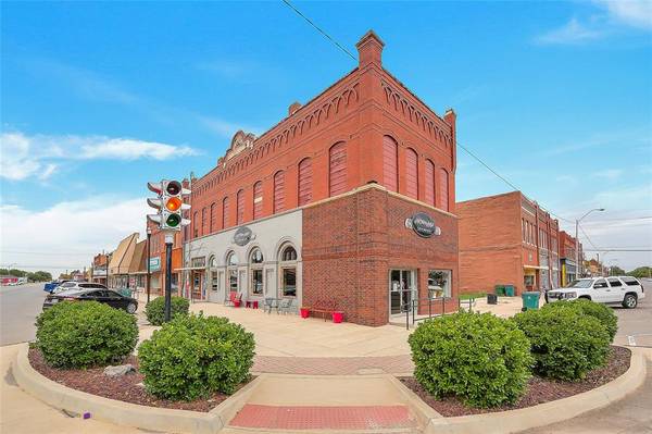 100 W 4th ST, Hobart, OK 73651