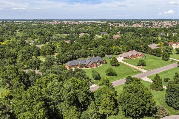 2013 Spirit Wood LN, Edmond, OK 73025