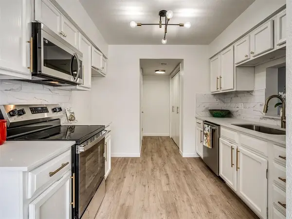 11403 Springhollow RD #201, Oklahoma City, OK 73120