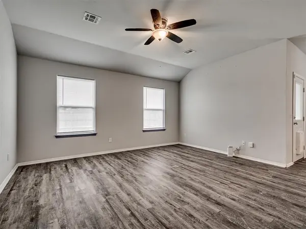 2009 Bosc DR, Newcastle, OK 73065