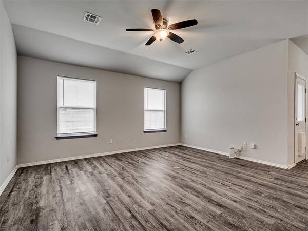 2009 Bosc DR, Newcastle, OK 73065