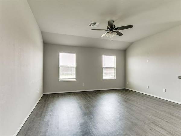 488 Fox Den ST, Newcastle, OK 73065