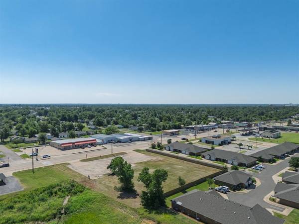 1718 N Kickapoo AVE, Shawnee, OK 74804