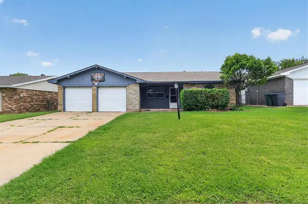 811 Ridgeway DR, Yukon, OK 73099