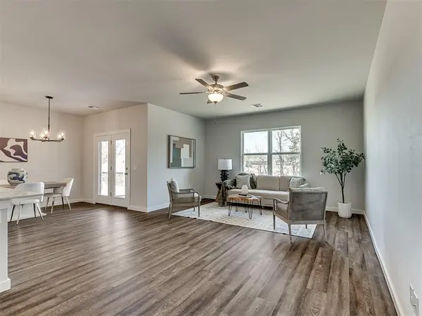 9881 Livingston RD, Edmond, OK 73025