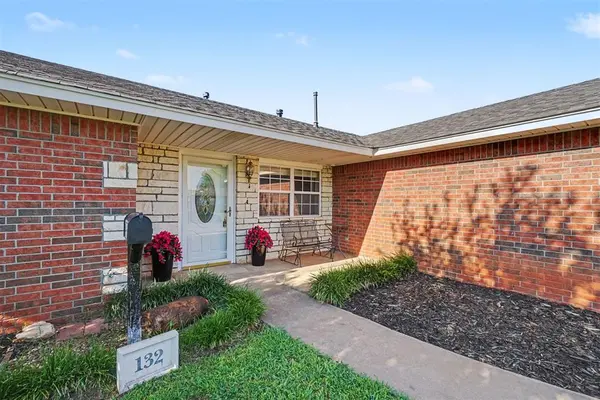 132 Florence DR, Cordell, OK 73632