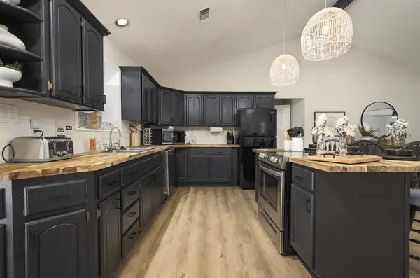 2475 Belpine LOOP, Broken Bow, OK 74728