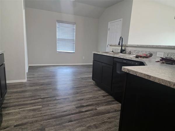 2928 Westbrook ST, Chickasha, OK 73018