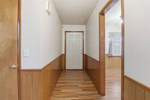 716 N Stadium DR, Hobart, OK 73651