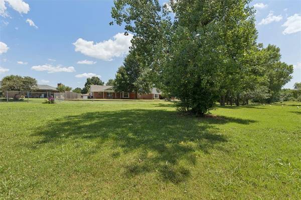 4813 E Wilcox LN, Yukon, OK 73099