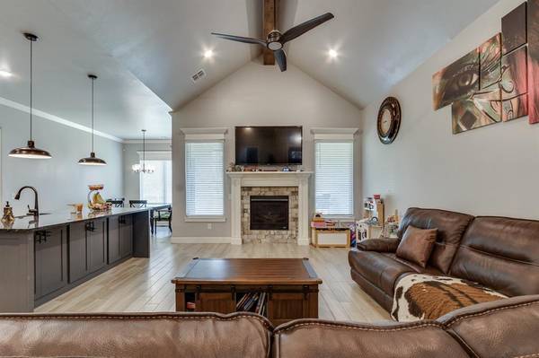1711 W Blake WAY, Mustang, OK 73064
