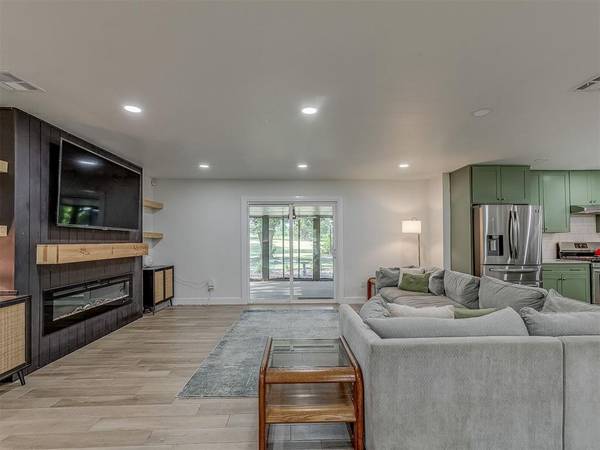 540 E Suera TER, Mustang, OK 73064