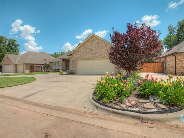 8024 NW 100th ST, Oklahoma City, OK 73162