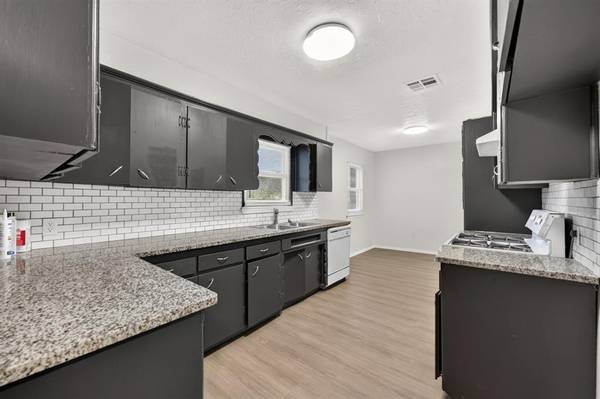 1270 N 1st ST, Harrah, OK 73045