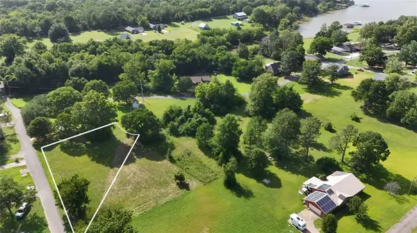 1946 Coon Creek DR, Eufaula, OK 74432