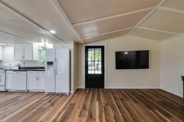 9209 Sleepy Hollow DR, Newalla, OK 74857