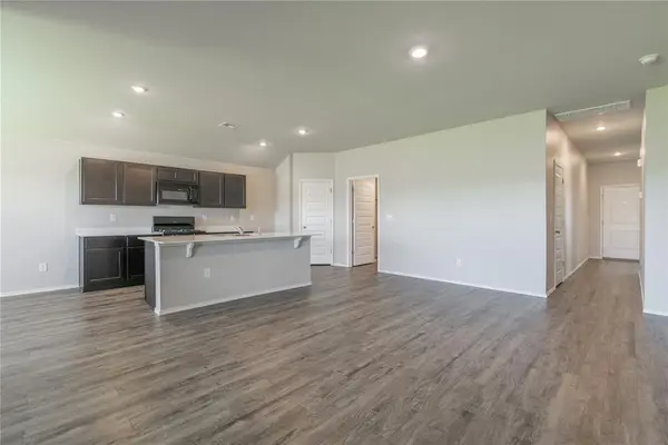 9508 Saddle DR, Yukon, OK 73099