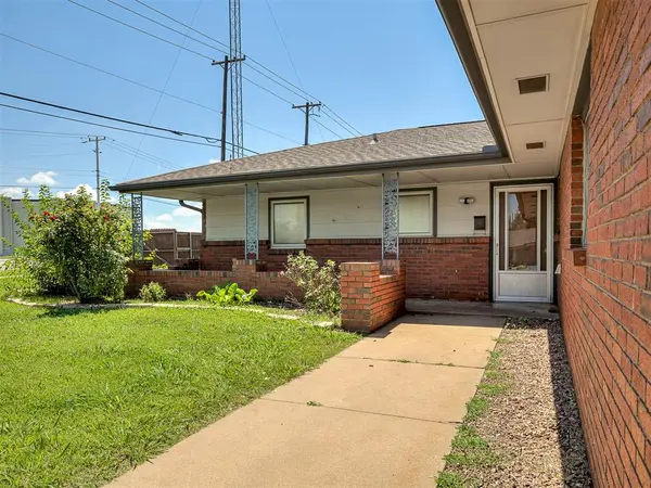 136 Elwood DR, Edmond, OK 73013