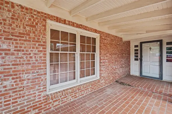 101 E Dogwood ST, Hobart, OK 73651