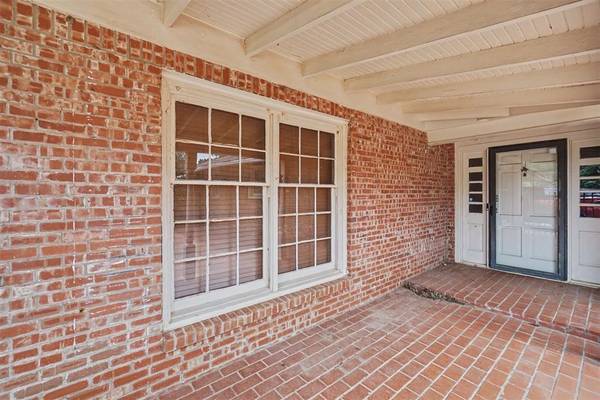 101 E Dogwood ST, Hobart, OK 73651