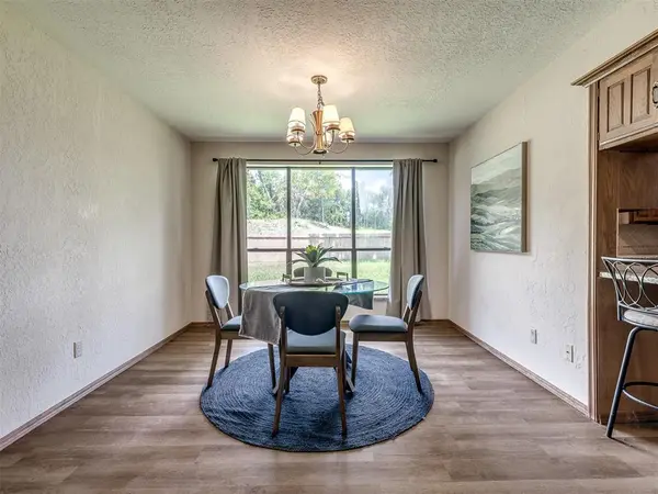 1111 Robin Hood LN, Norman, OK 73072