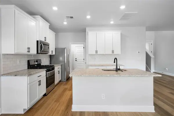 3104 Evyn BLVD, Yukon, OK 73099