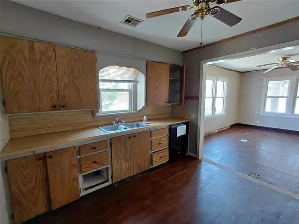 1516 W Watts ST, El Reno, OK 73036