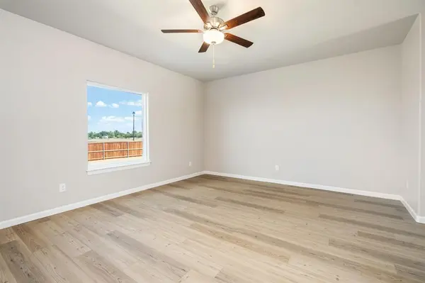 736 Luna WAY, Tuttle, OK 73089