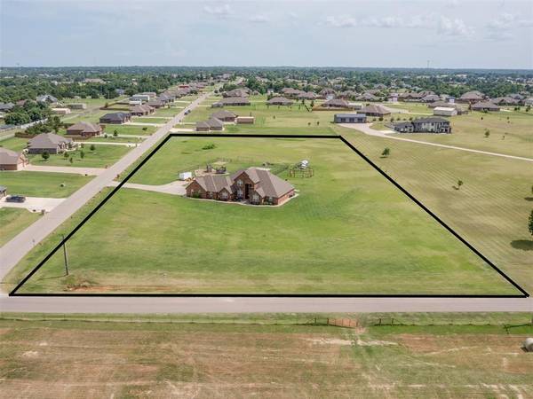 921 Hannah Dr, Tuttle, OK 73089