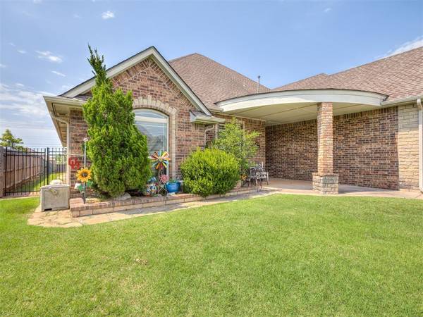 3112 Venice CT, Norman, OK 73071