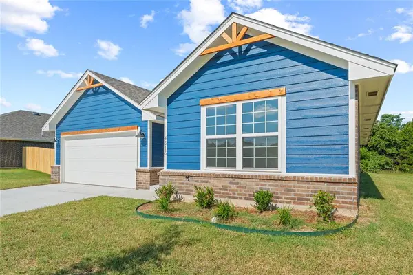 4616 Lincoln LNDG, Harrah, OK 73045