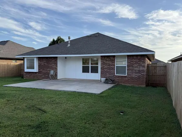 2261 Blue Jay DR, Edmond, OK 73012