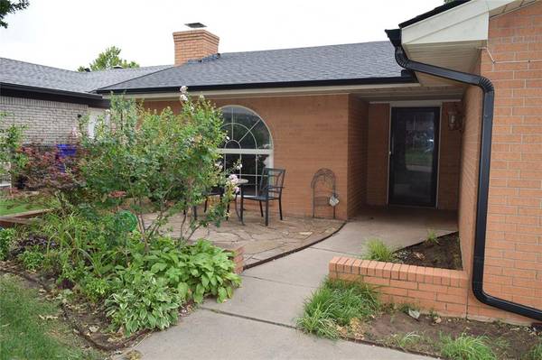 3649 Sunvalley DR, Midwest City, OK 73110