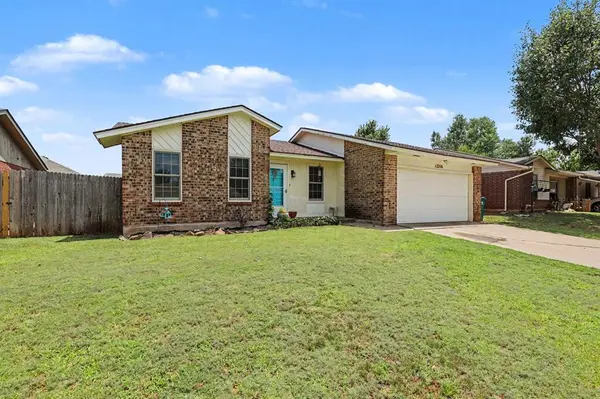 12216 SW 15th TER, Yukon, OK 73099