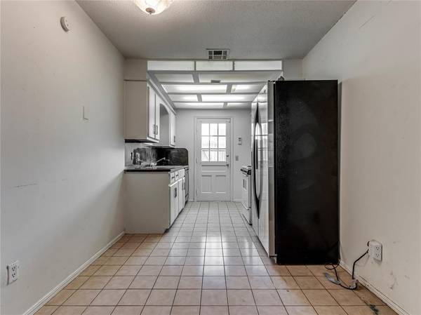 7107 NW 16th ST, Bethany, OK 73008