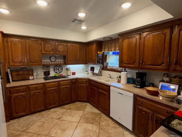 703 E 4th ST, Chandler, OK 74834