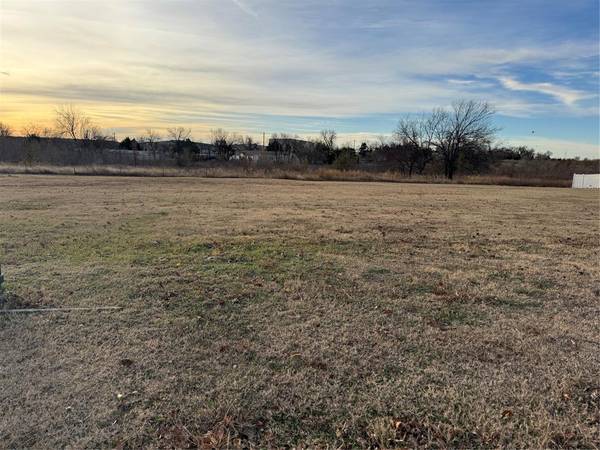 1404 Coffey DR, Perry, OK 73077